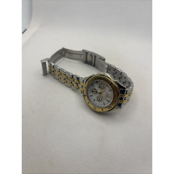 Men's Guess Waterpro Day Date Watch Needs New Battery - Picture 6 of 6